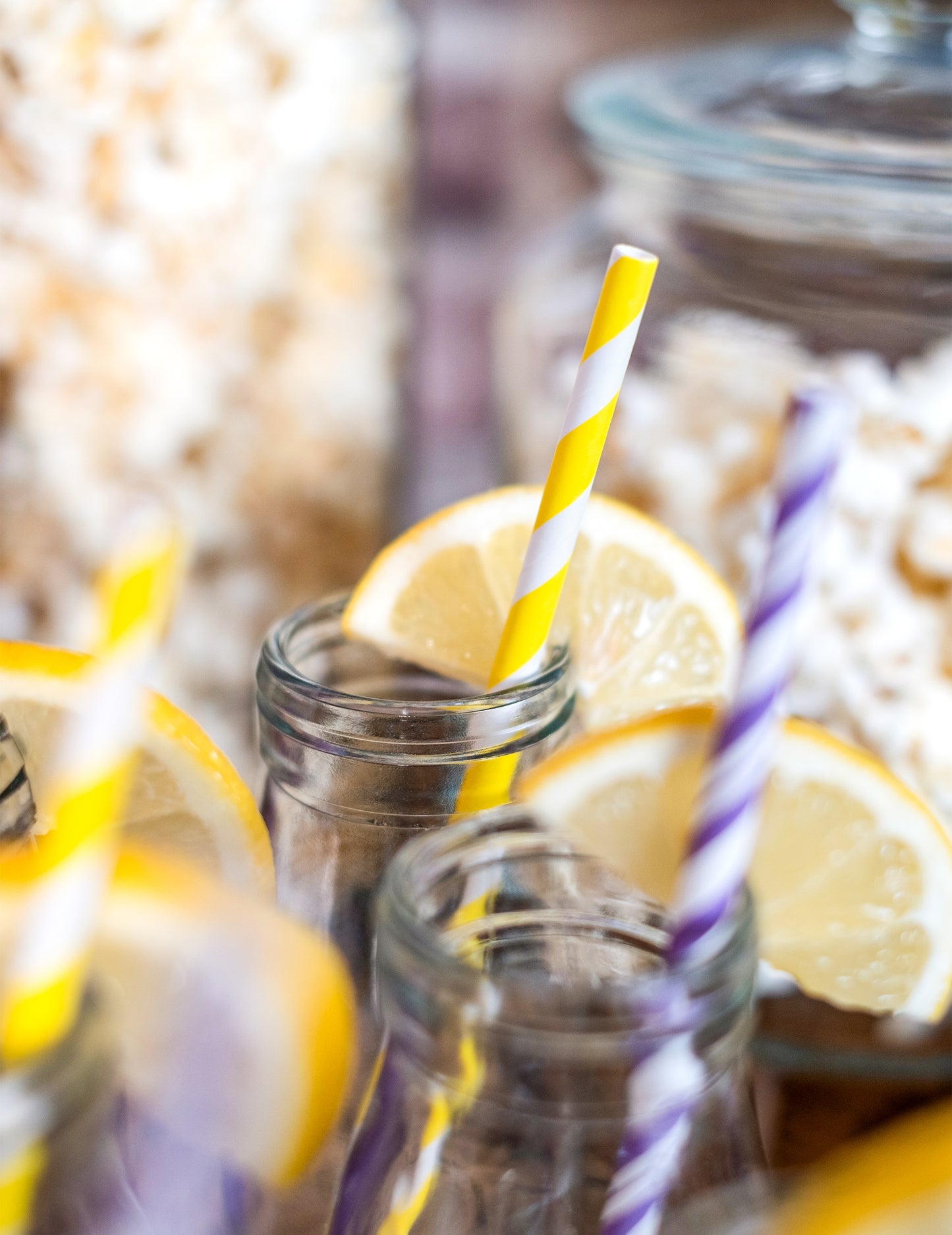 10 žltých pruhovaných kartónových slamiek 19,5 cm na koktaily