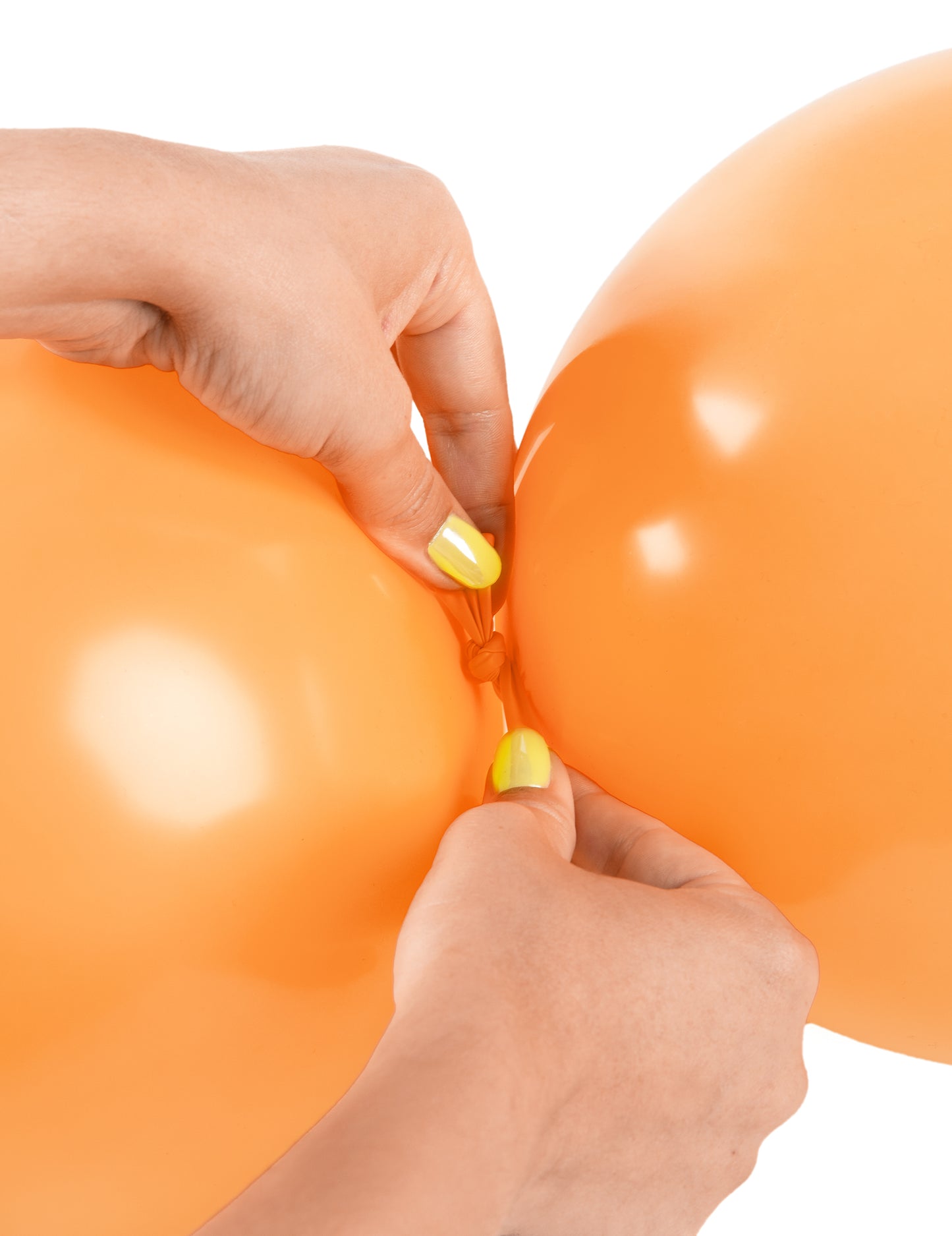 20 oranžových nafukovacích balónov na pripojenie 28 cm