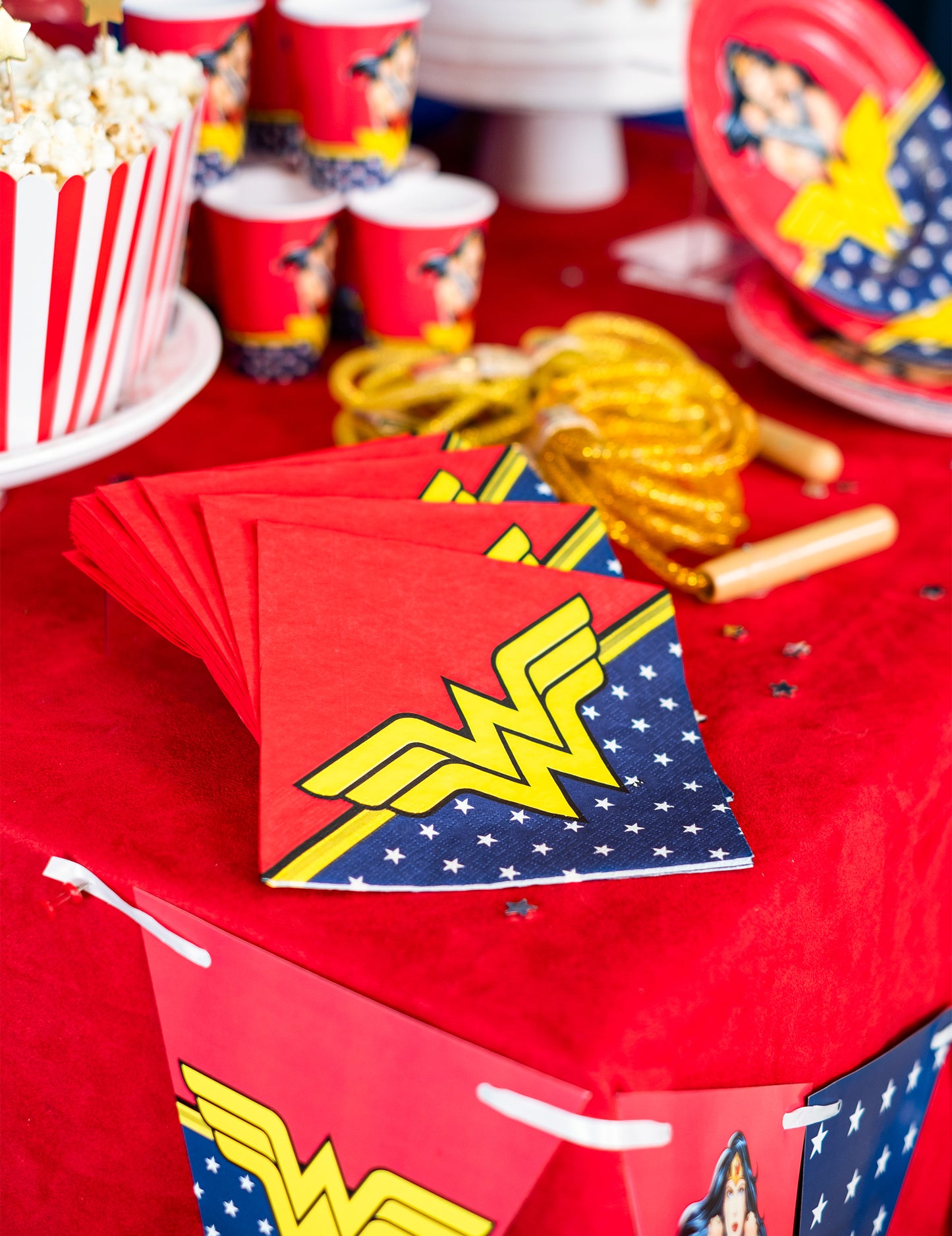 20 papierových utierky Wonder Woman 33 x 33 cm