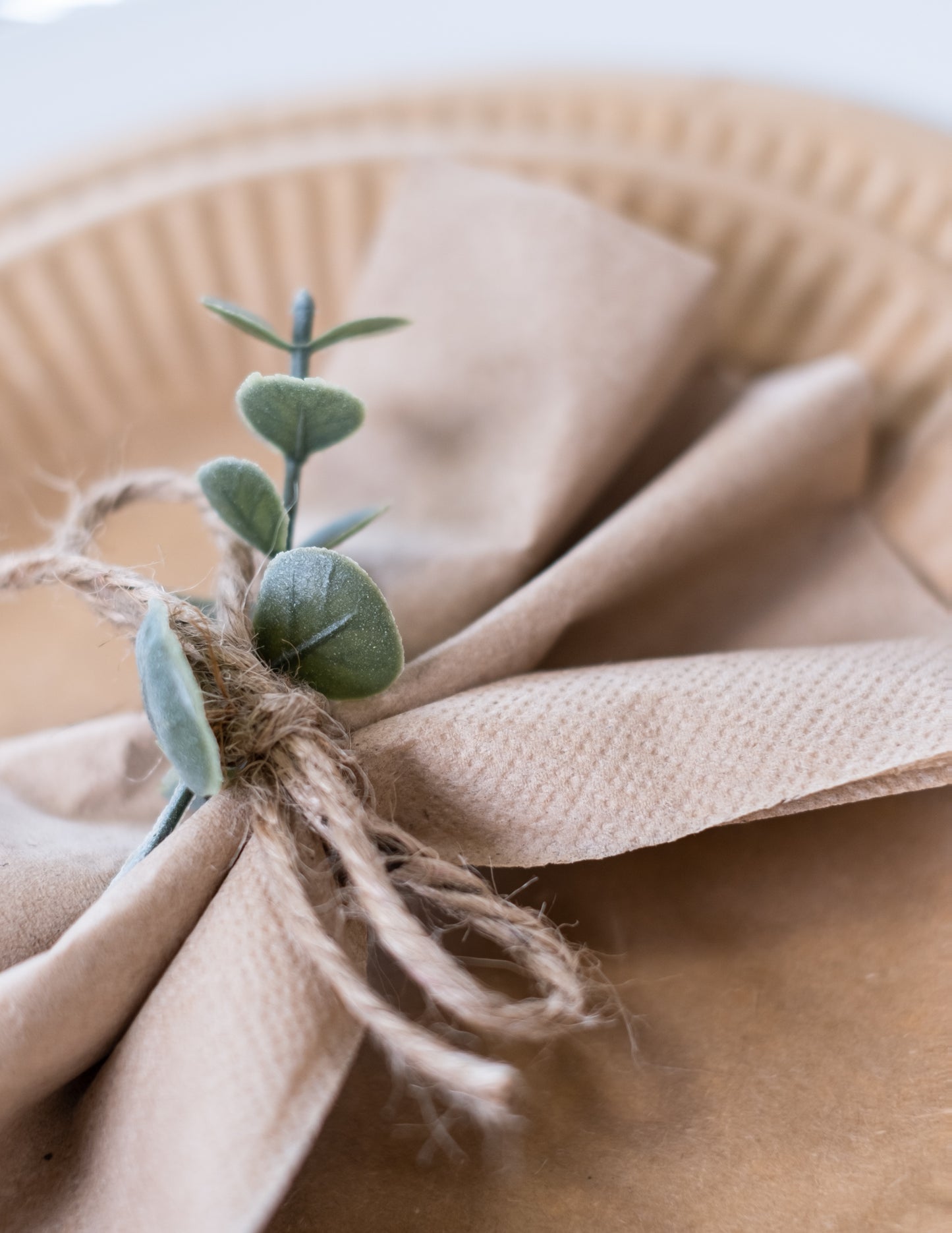 30 kraft papierových utier 33 x 33 cm