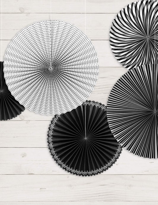 Lot de 5 rosaces en papier pour décoration noires et blanches à motifs variés