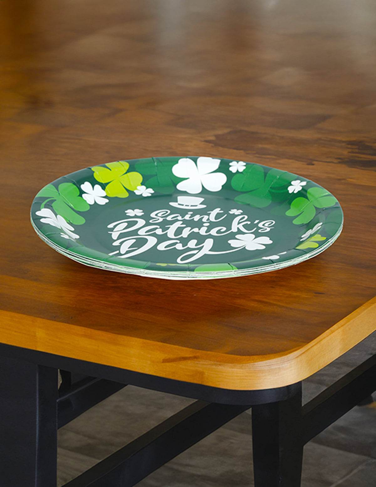 Mise en situation des assiettes Saint Patrick