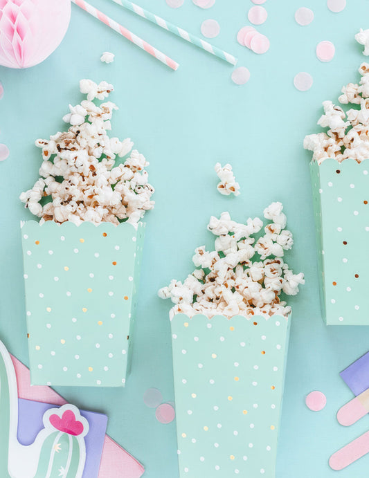 6 mätovo sfarbených kartónových krabíc na popcorn s bielymi a zlatými bodkami