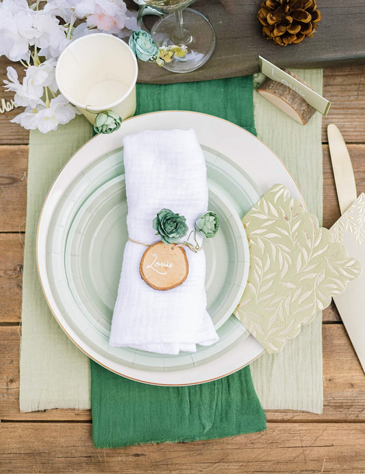 Petites assiettes décoration bohème pour fête vert sauge et vert de gris bicolores