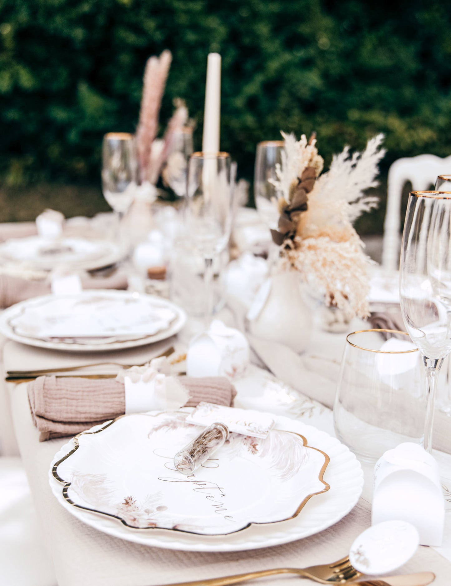 8 krstných tanierov s pampovou trávou a kvetmi bavlníka 23 cm kartón