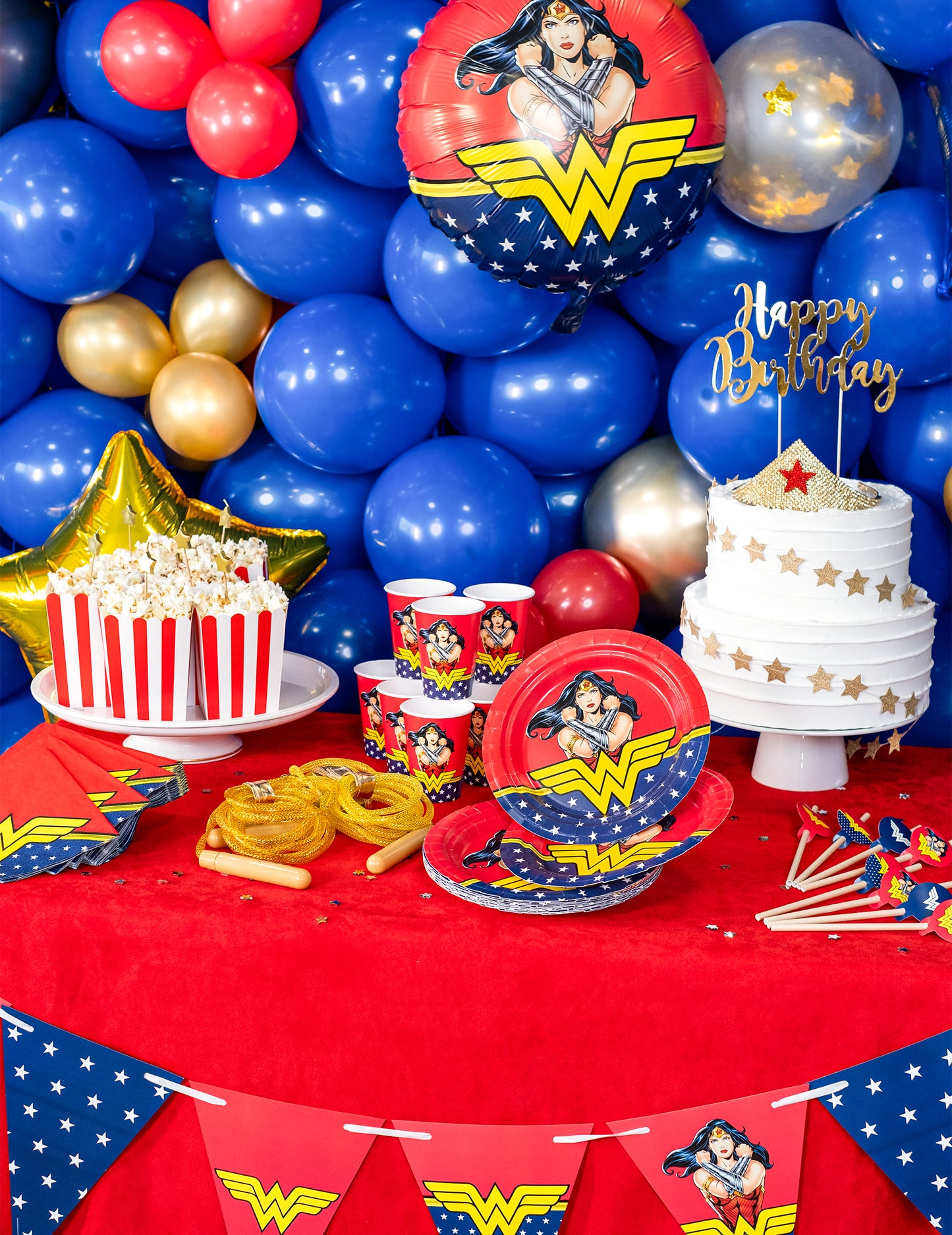 8 kartónových tanierov Wonder Woman 23 cm