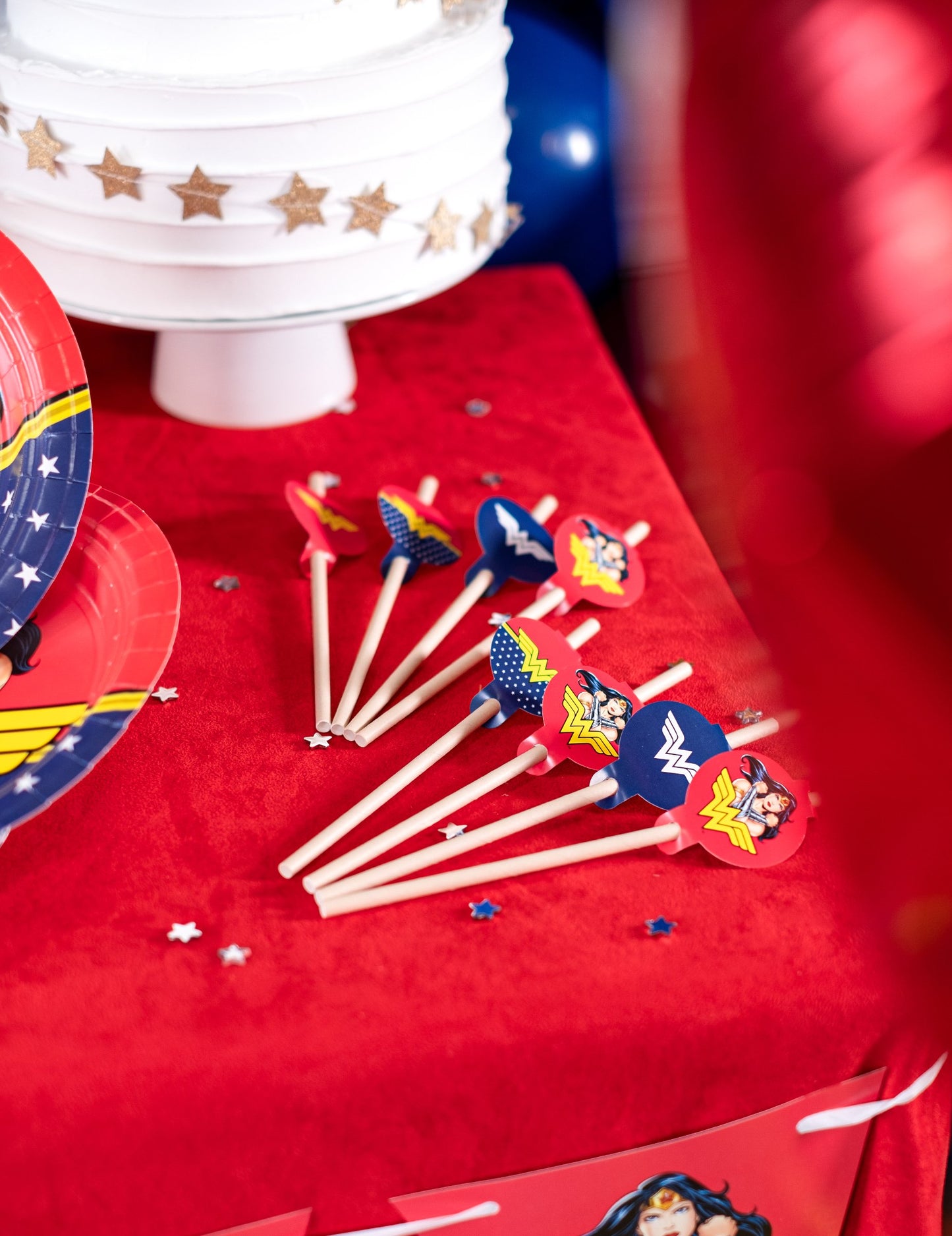 8 Wonder Woman 20 cm kartónová medailon