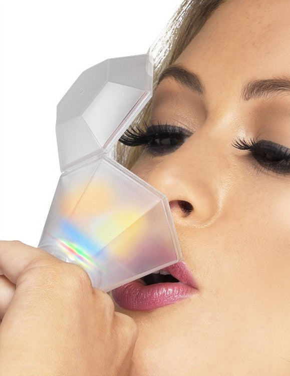 Malý sklenený svetlý prsteň