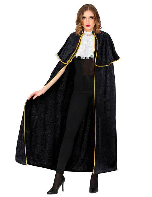 Vue de face de la cape de séducteur vénitien avec jabot