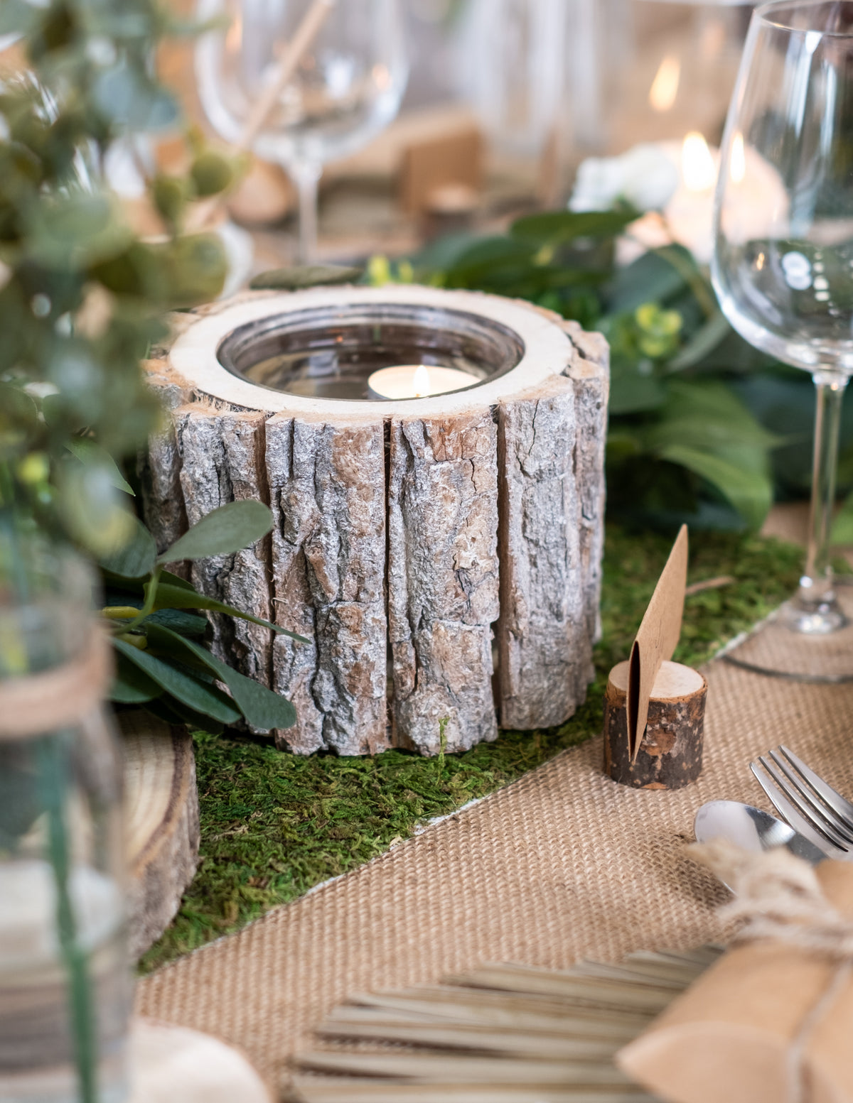 Bougeoir en écorce et marque-place du chemin de table végétal en mousse naturelle pour mariage
