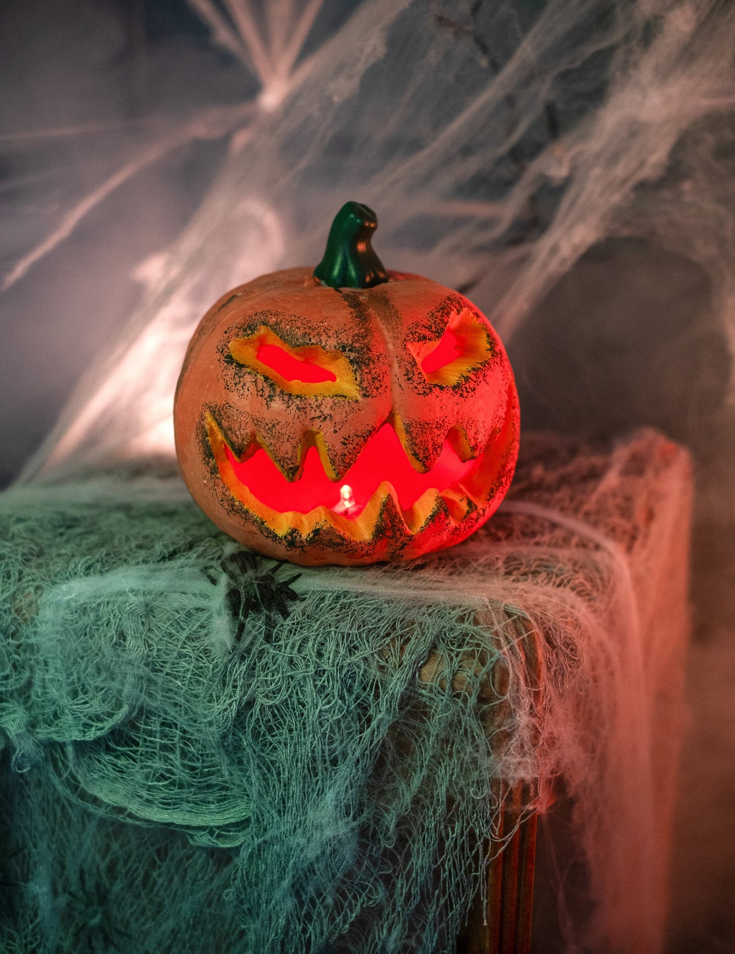 Halloween tekvica dekorácia 16 cm