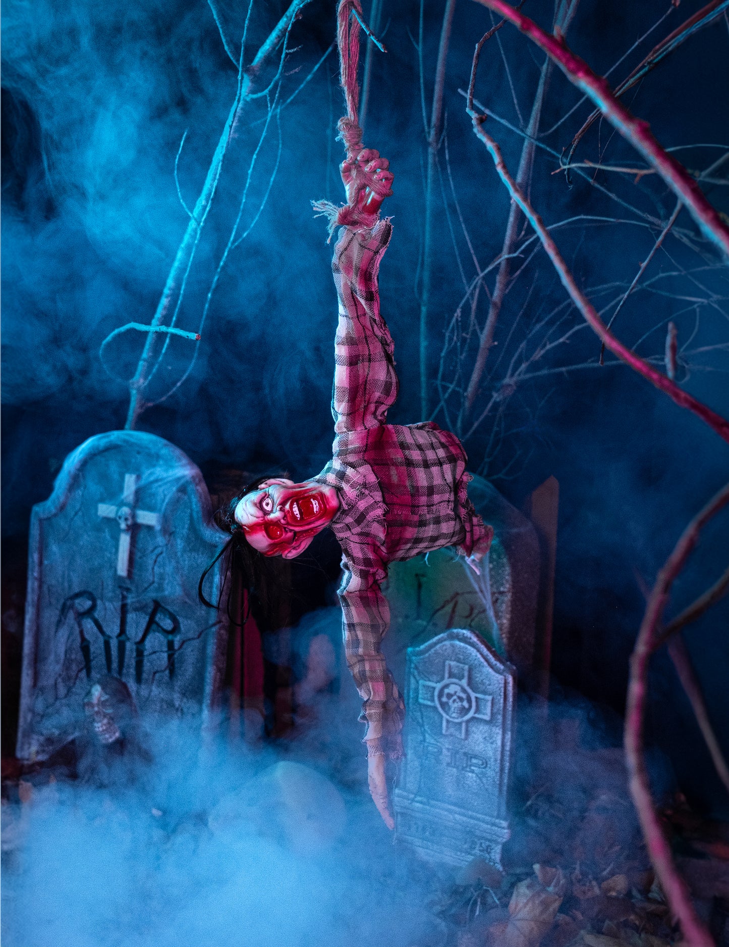 Zombie trupová dekorácia 92 cm Halloween
