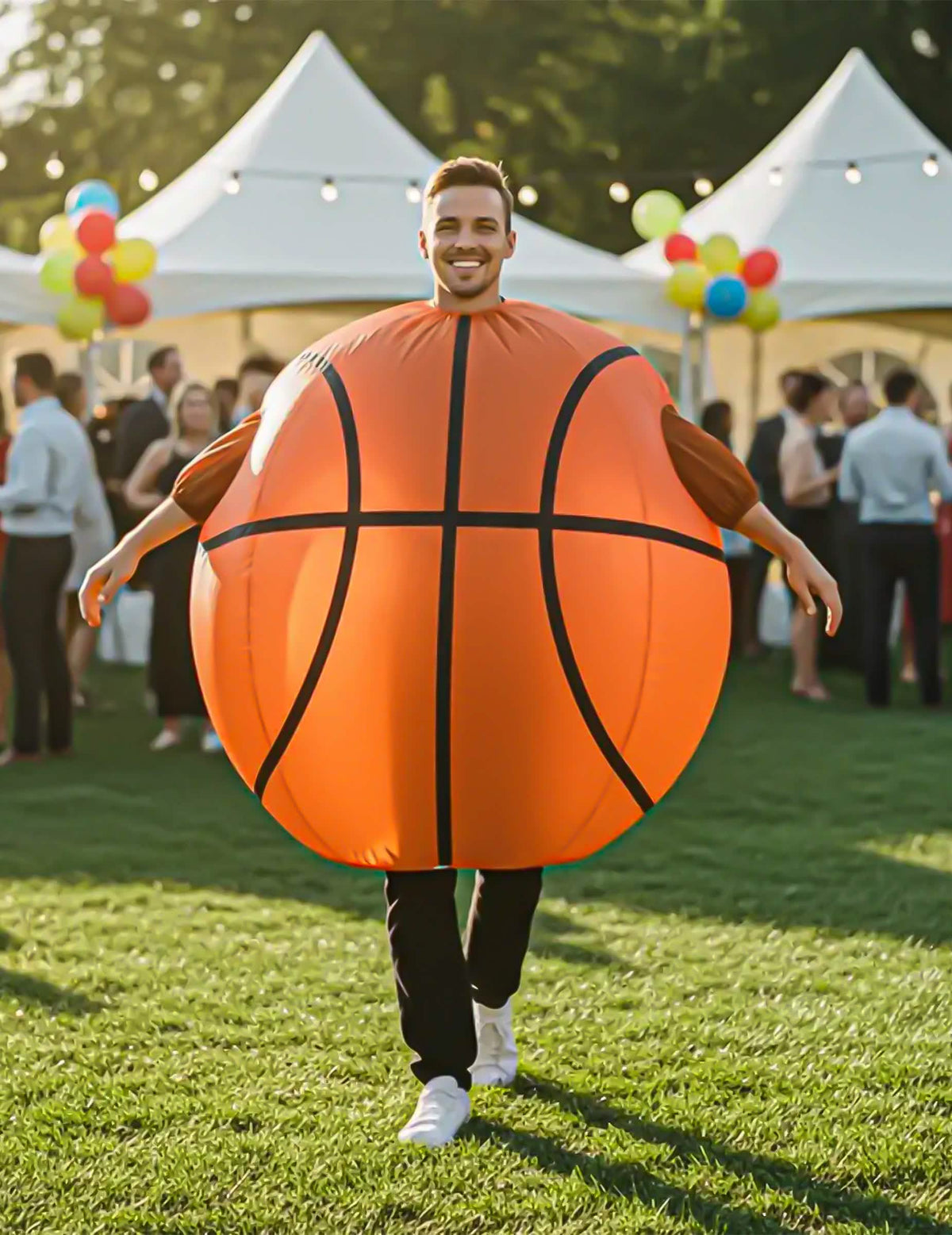 Zinscenovanie počas maškarného plesu nes ma basketbalová lopta nes ma