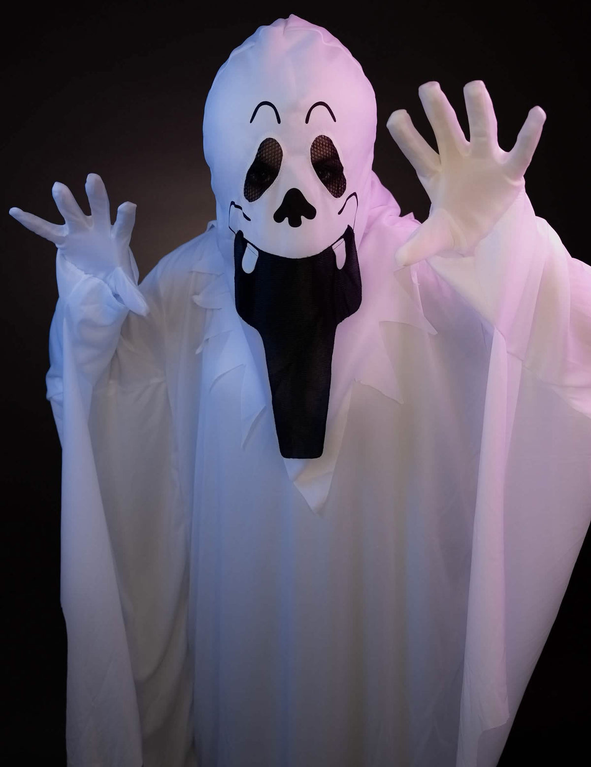 Detailný záber na masku kostýmu ducha halloween