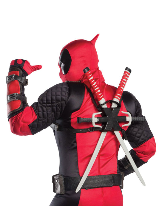 Pohľad zozadu s katanami kostýmu Deadpool Grand Heritage pre dospelých