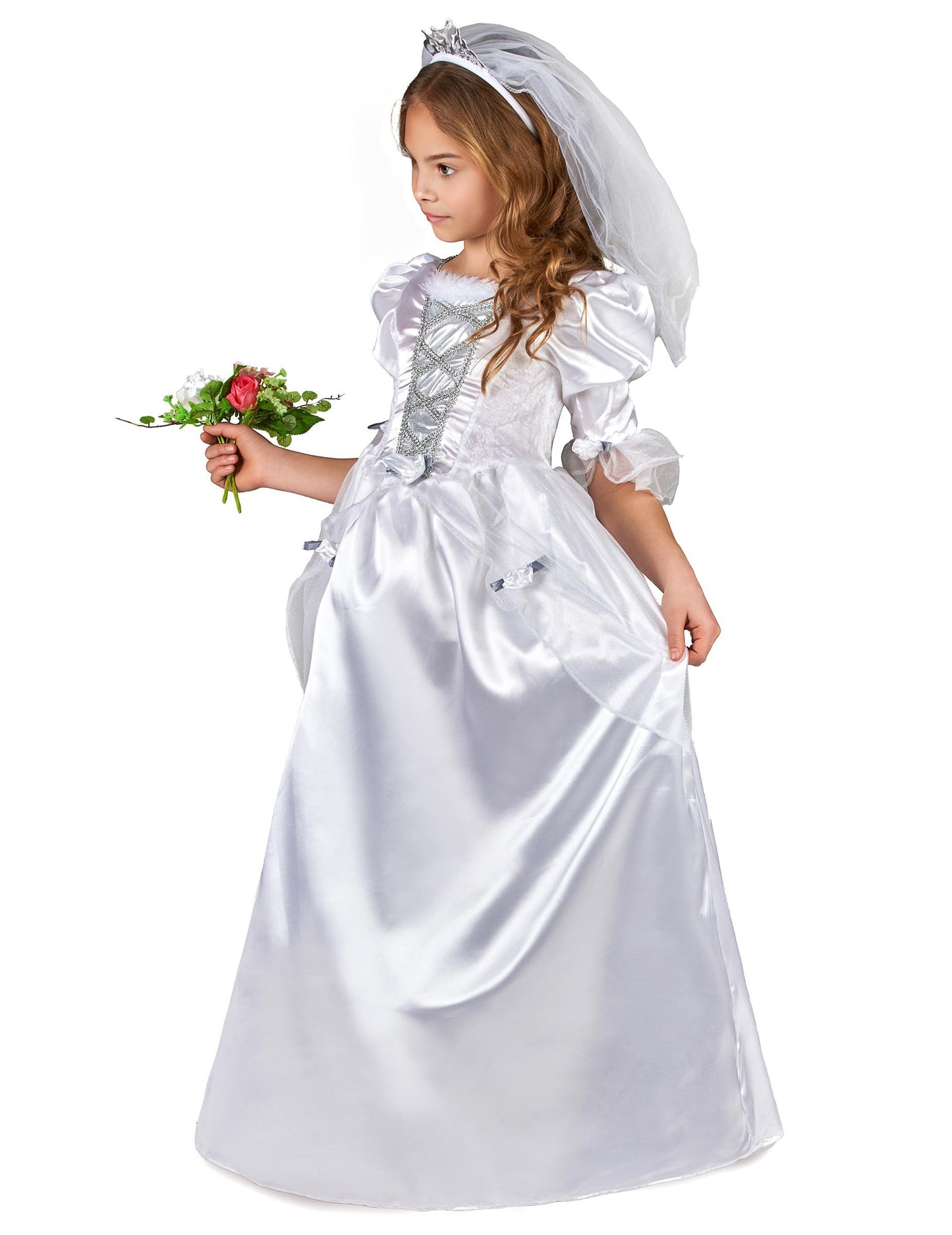 Profilový pohľad na dievčenský svadobný kostým