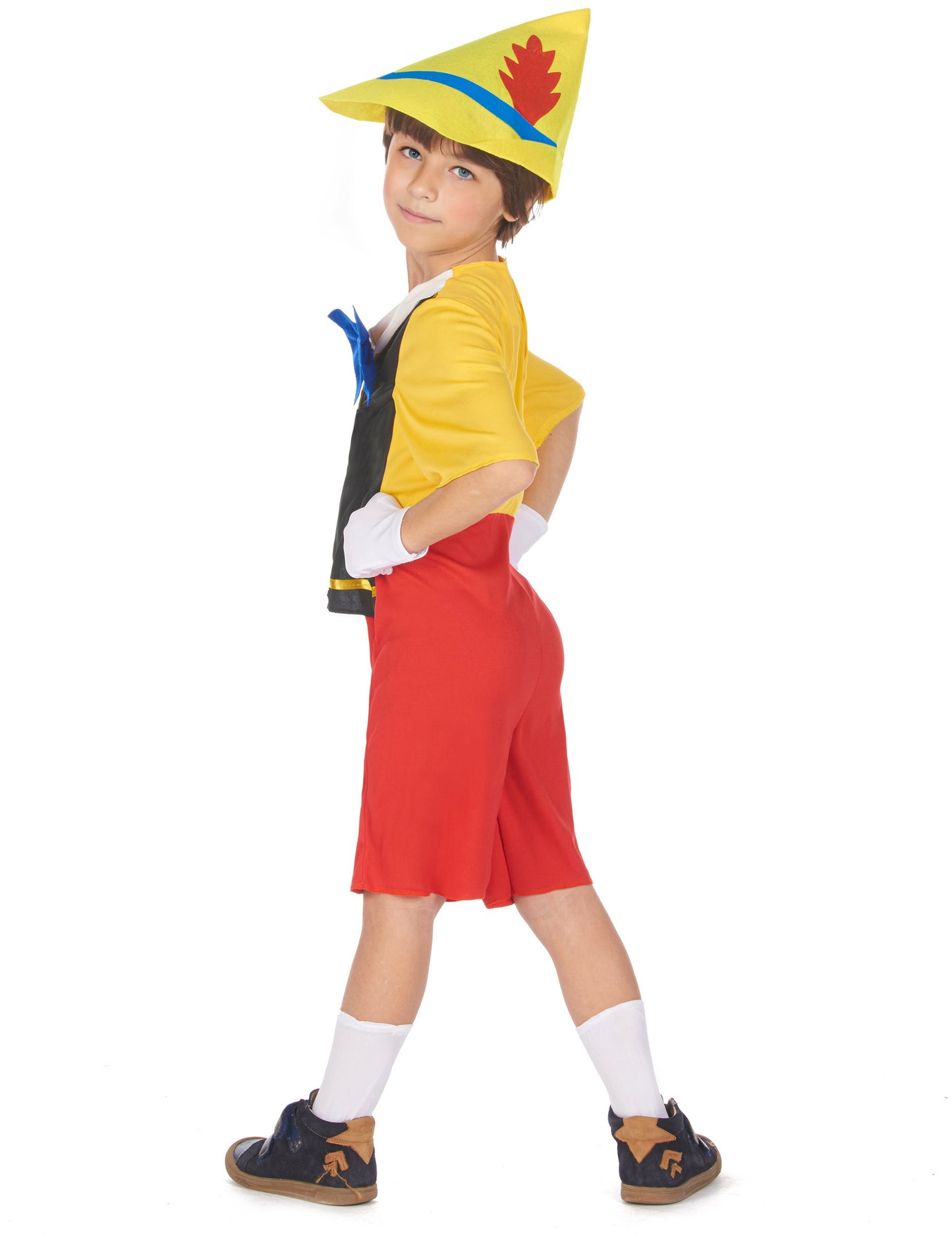 Bábka maskuje malý chlapec klamár