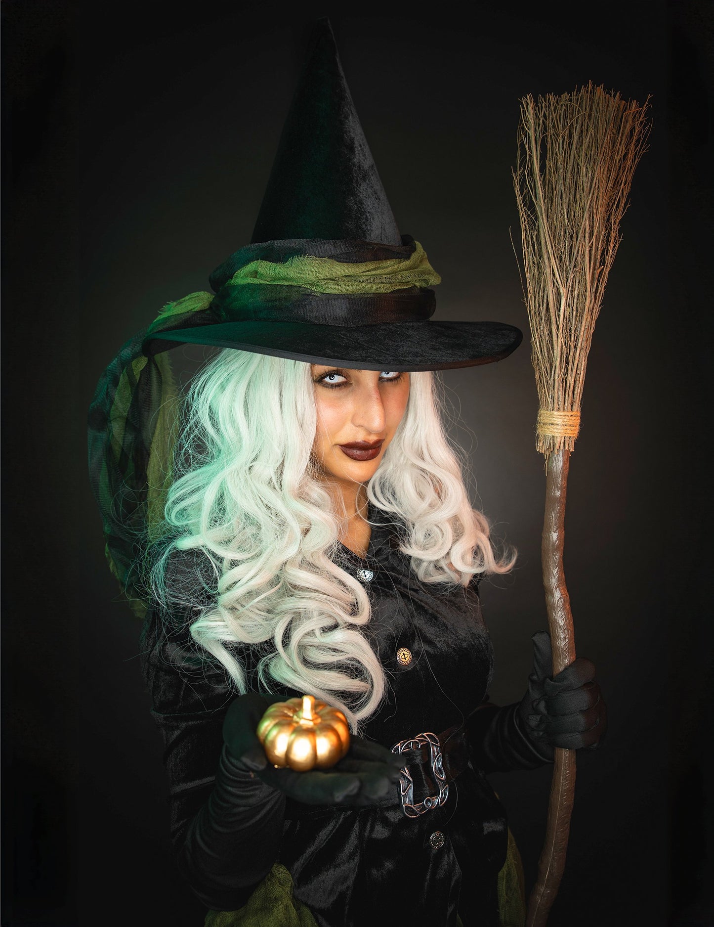 Maskovanie gotickej čarodejnice pre dospelých