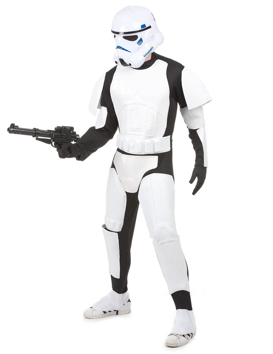 Vue de face avec blaster du déguisement luxe Stormtrooper Star Wars