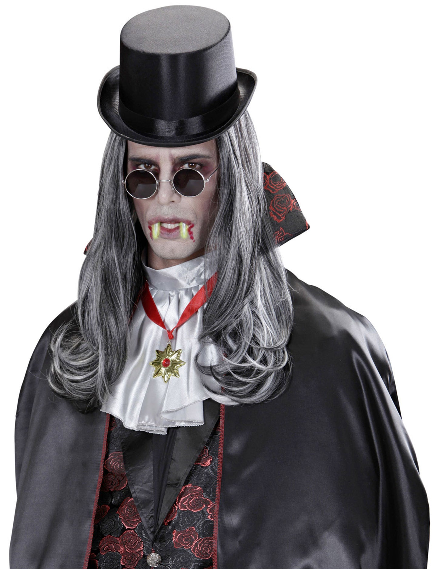 Gros plan sur le porté des dents de vampire pour adulte