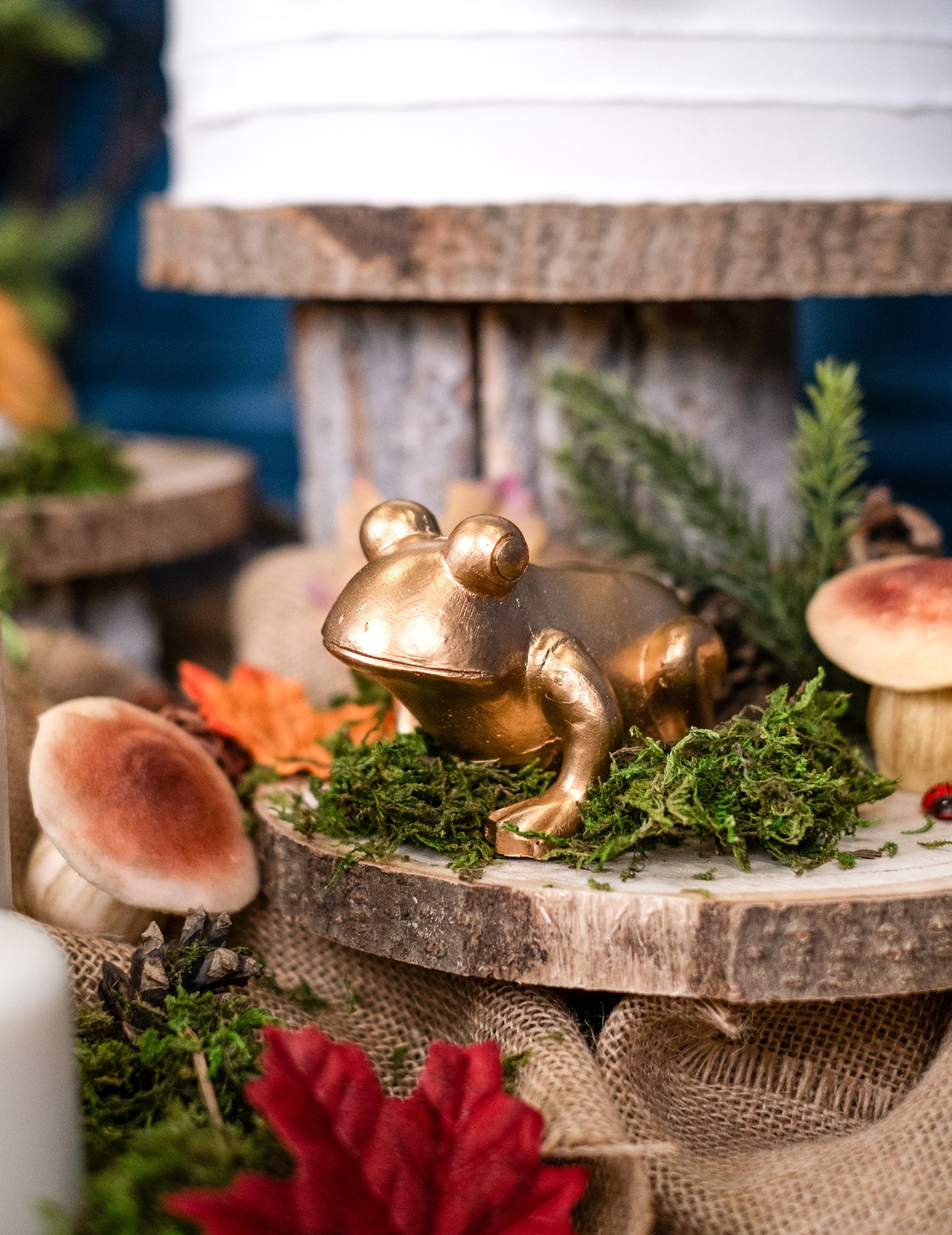 Žaba zlatej živice 10 cm