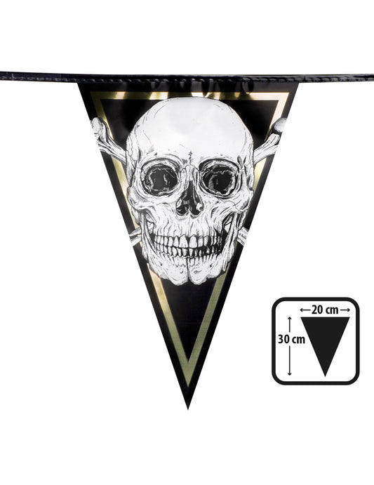 Gros plan sur un fanion de la guirlande de fanions en plastique Pirate Jolly Roger