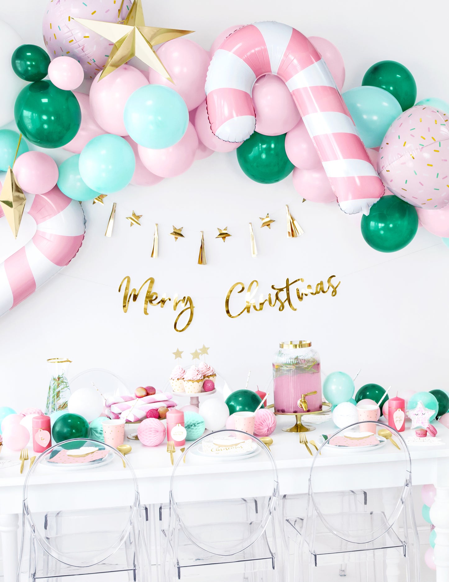 Papierová girlanda so zlatými hviezdičkami na zostavenie