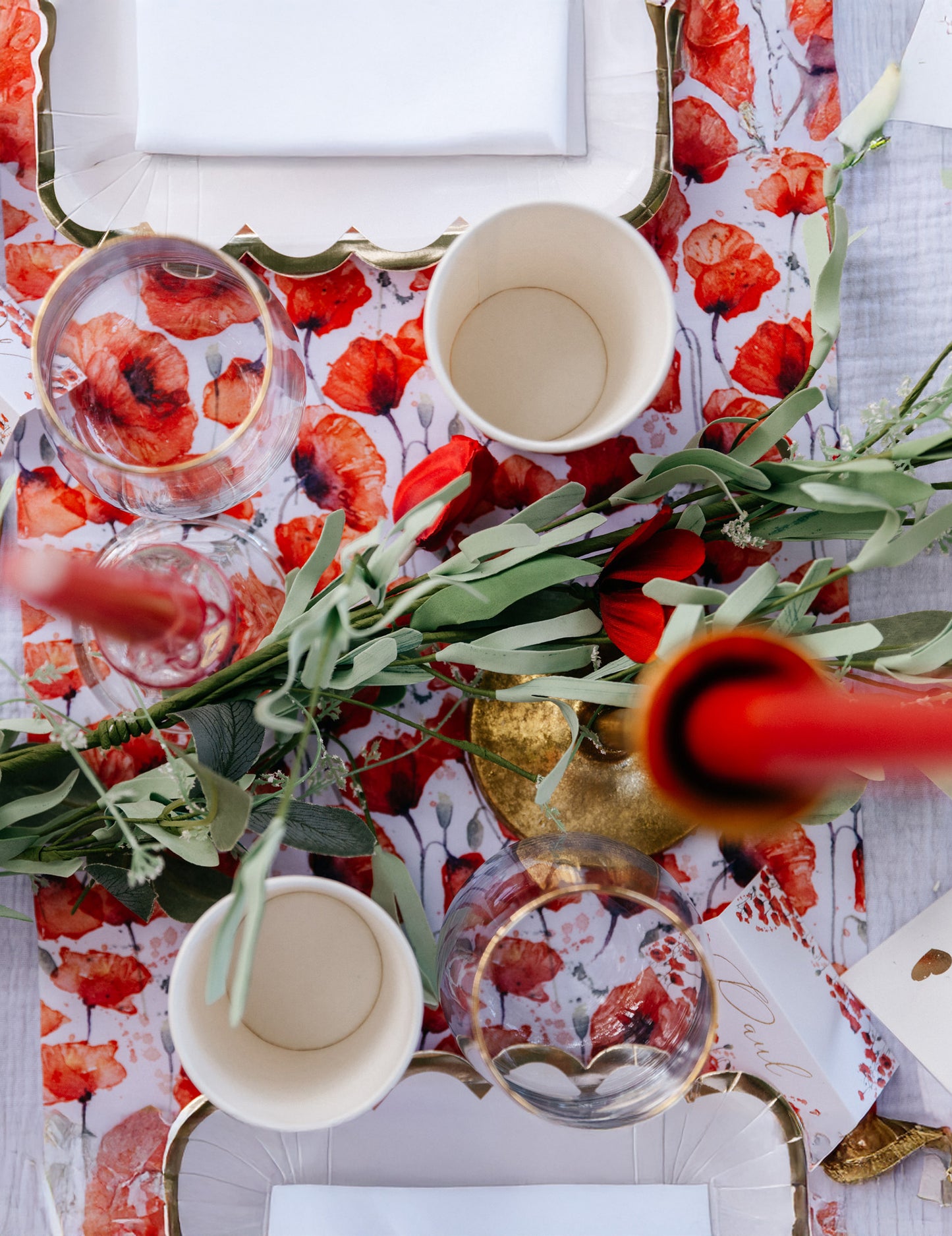 Girlanda z červených listov a kvetov, 1,83 m, vidiecky štýl