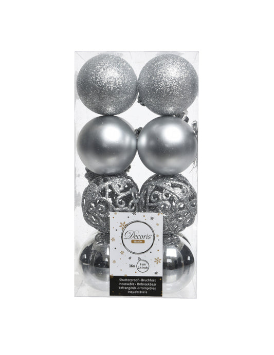 Vue de face de la boîte de boules de noël argentées aux effets variés