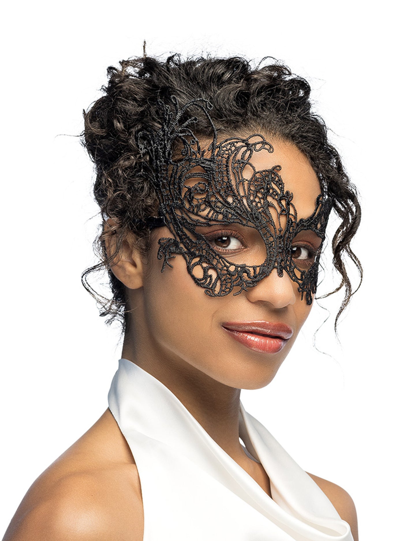 Vue de trois-quarts du loup dentelle sexy