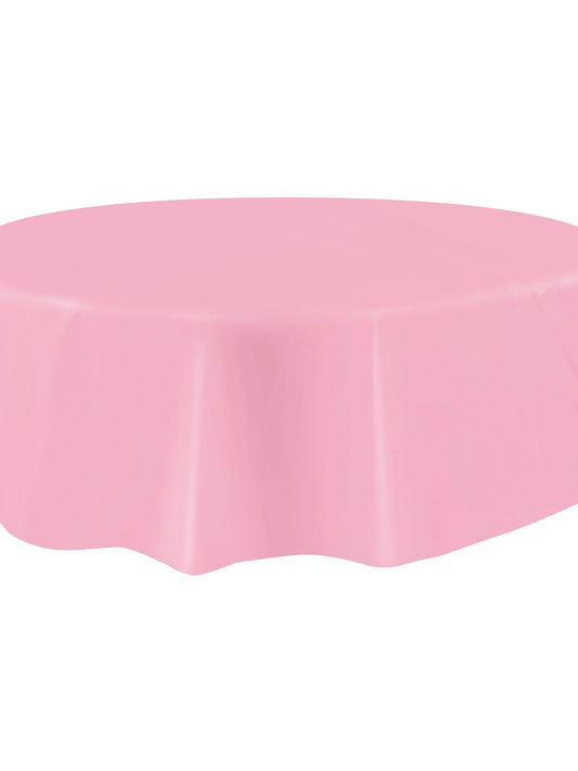 Gros plan sur le tombé de la nappe ronde en plastique jetable pour fête rose clair