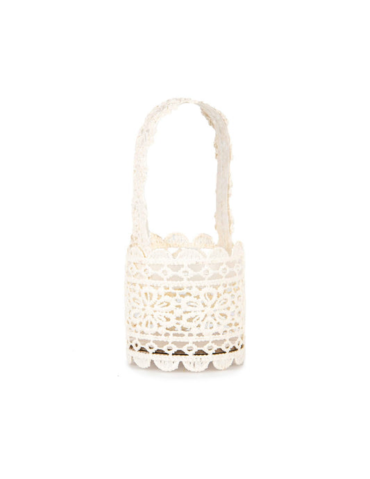 Vue de face du panier dentelle pour mariage