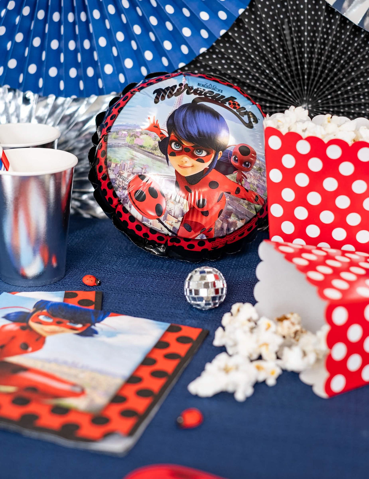 Slávnostná balónová dekorácia z hliníkovej fólie Ladybug