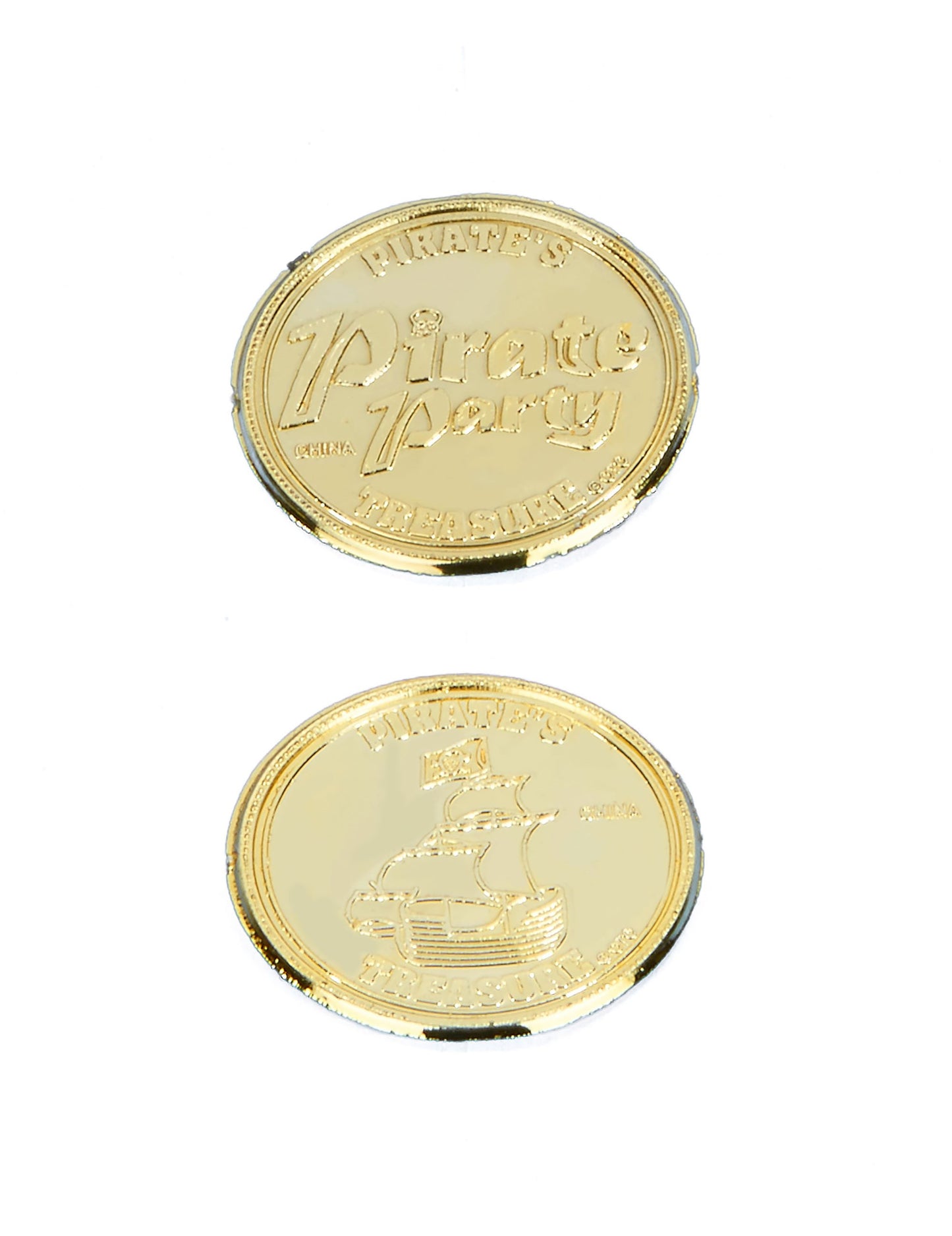 Detail zlatých mincí z pirátskej tašky