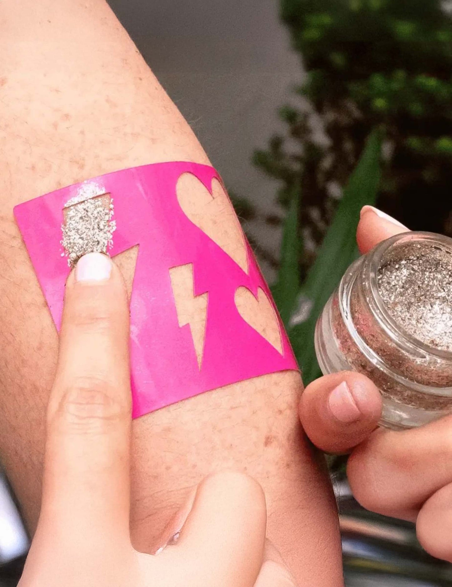 Opakovane použiteľné opakovane použiteľné make -up šablón a srdcia