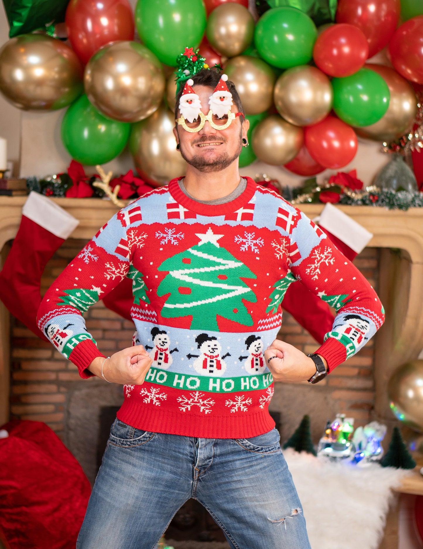 Červený vianočný sveter pre dospelých s vianočnými stromami