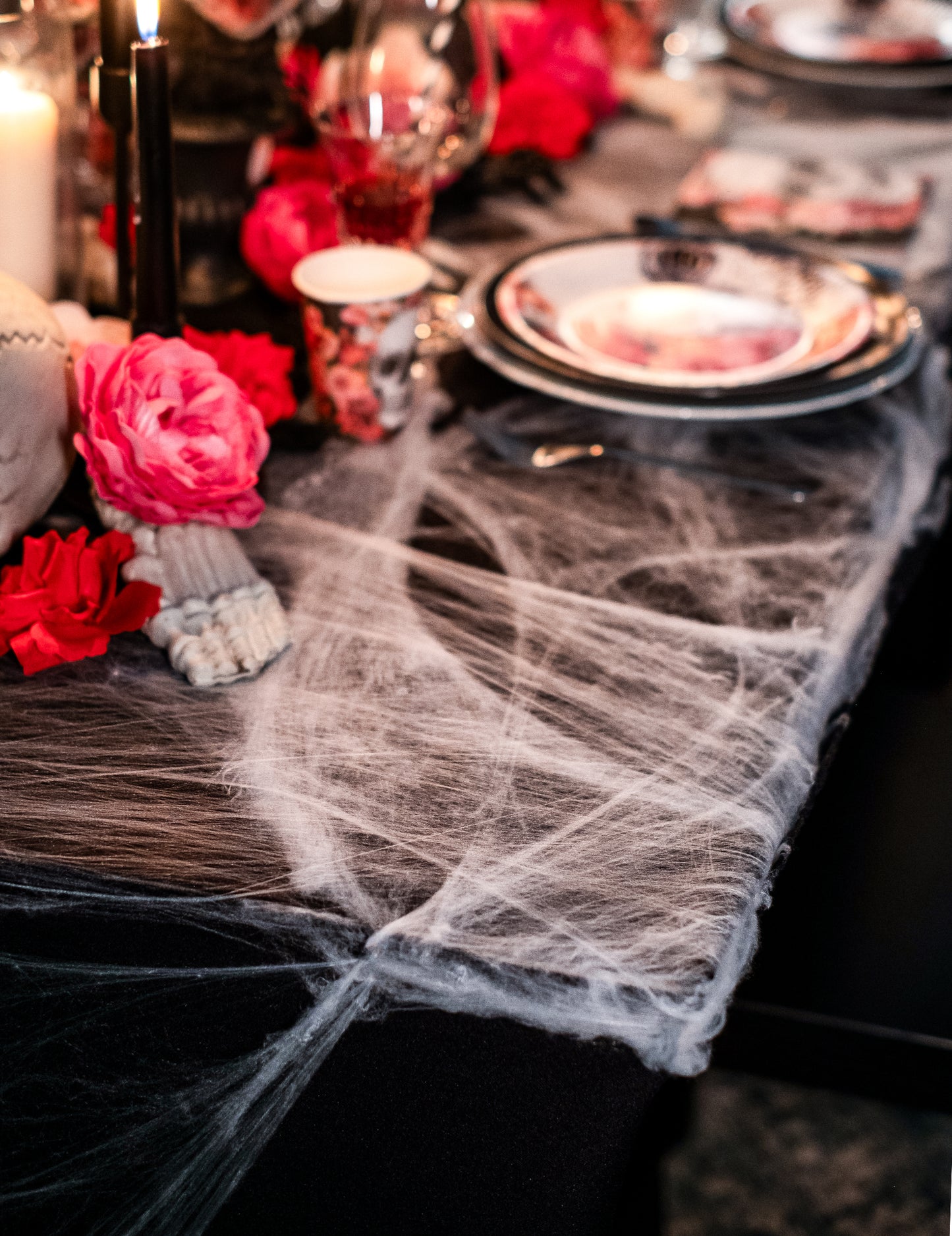 White Spider Web s pavúkami 100 g Halloween