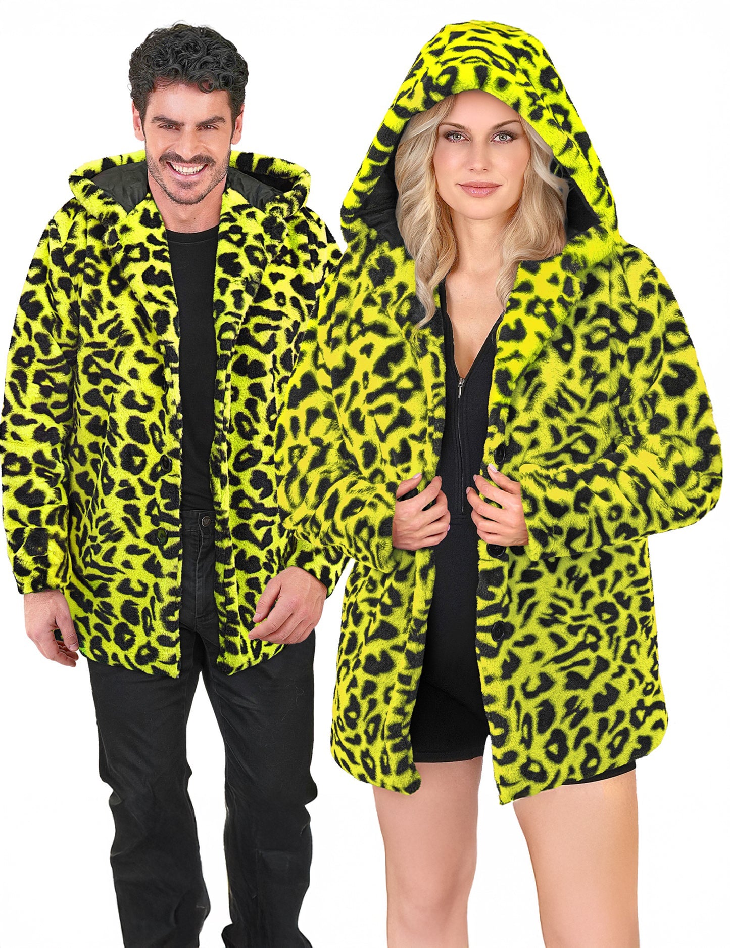 Modèles homme et femme portant la veste à capuche léopard pour adulte
