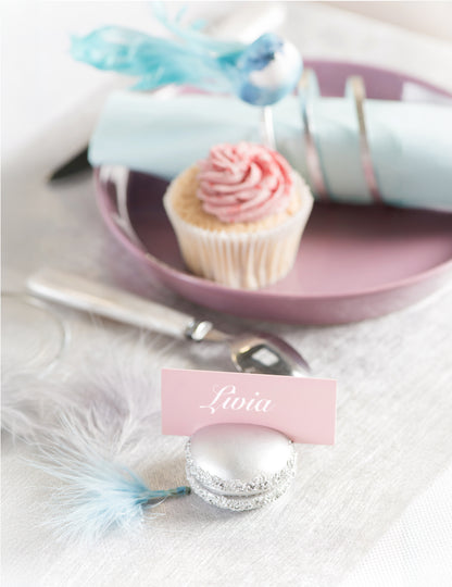 Mise en situation du marque-places rectangle pour fête rose clair en carton