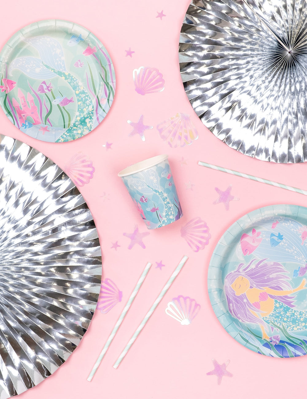 Mise en scène thématique sirène des pailles en carton rayées pour fête