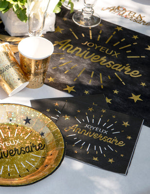 10 čierno-zlatých papierových obrúskov k narodeninám, 33 x 33 cm s hviezdami