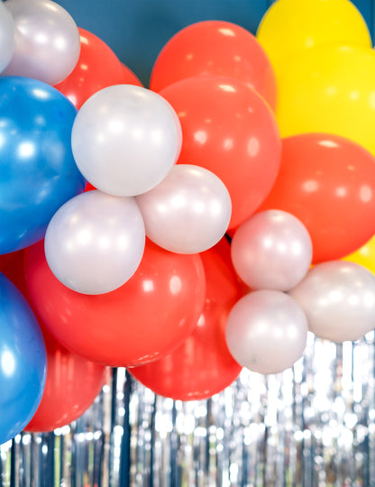 100 mini strieborných metalických latexových balónov s priemerom 13 cm na párty dekorácie