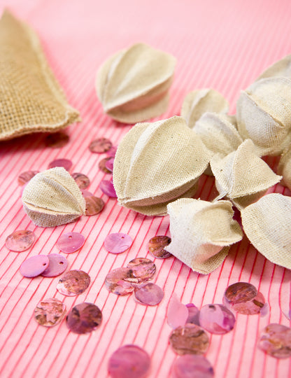 12 dekorácií physalis z prírodného ľanu 3 až 5 cm 