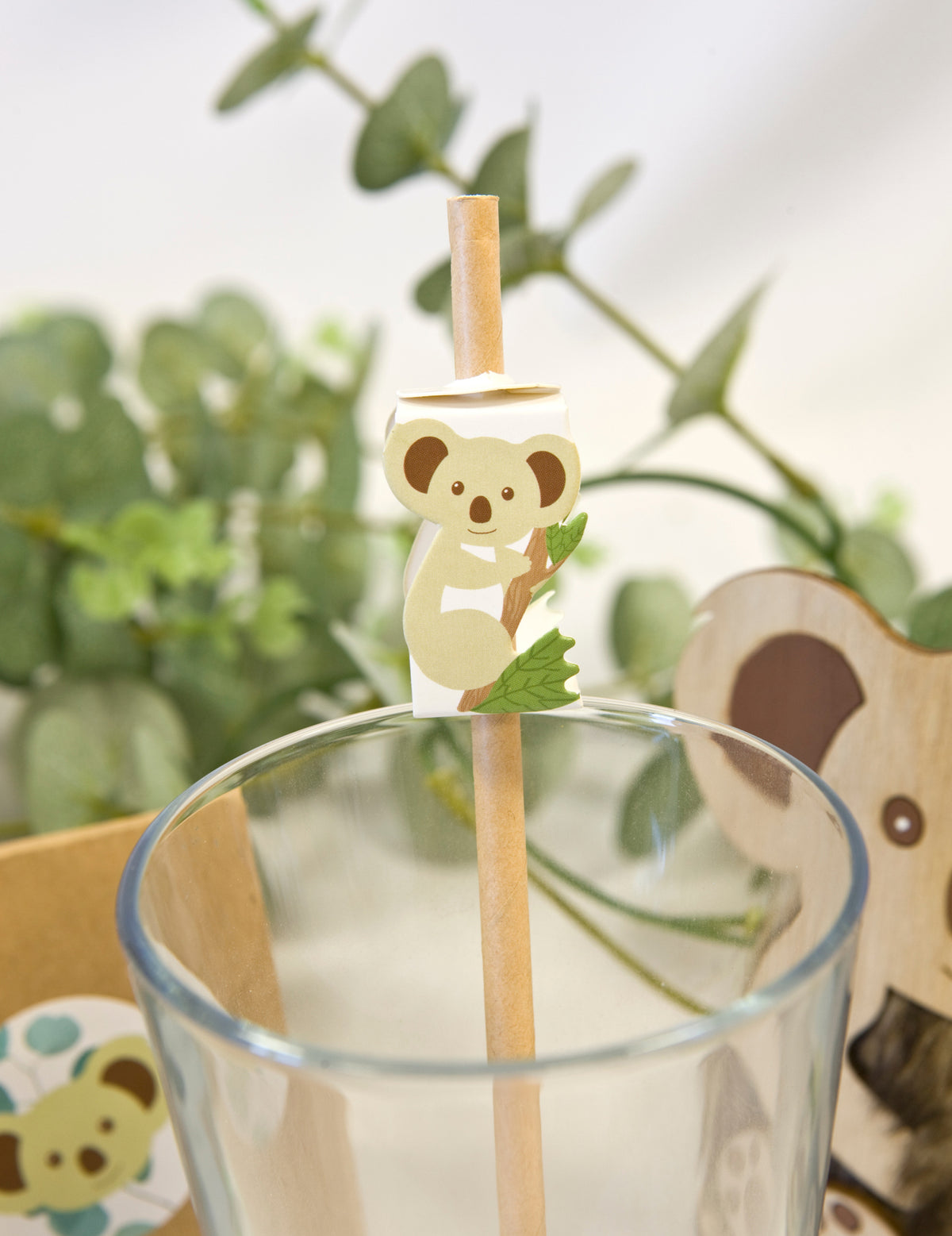 Gros plan sur la figurine des décorations pour pailles koala
