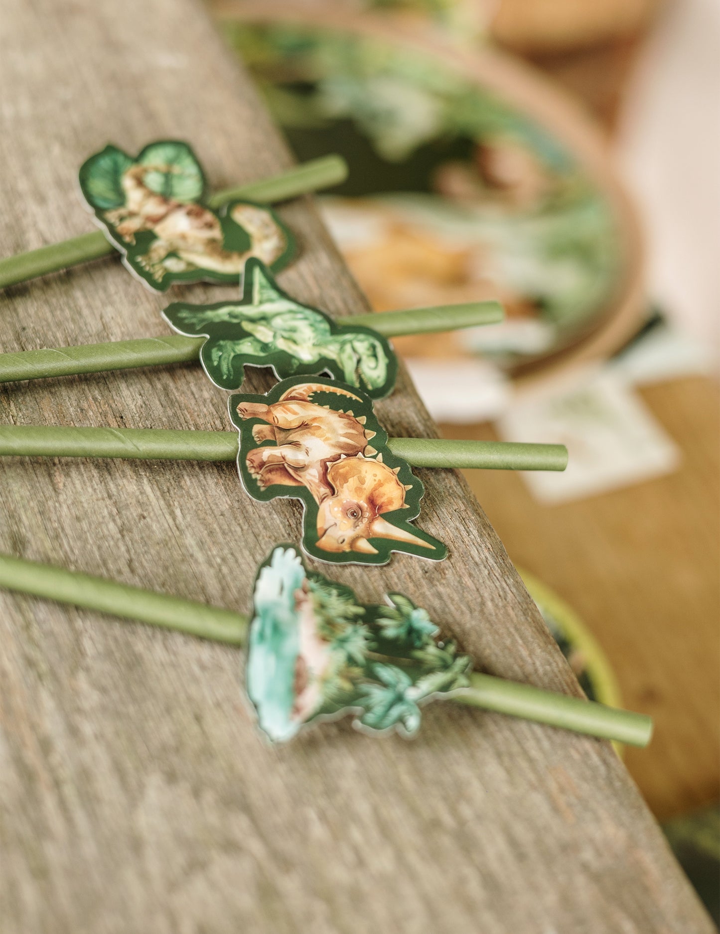 12 zelených papierových slamiek v tvare dinosaura 19,5 cm k narodeninám dieťaťa