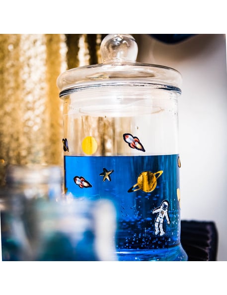 12 zlatých nálepiek, medzery 3 až 7 cm planéty a hviezdy