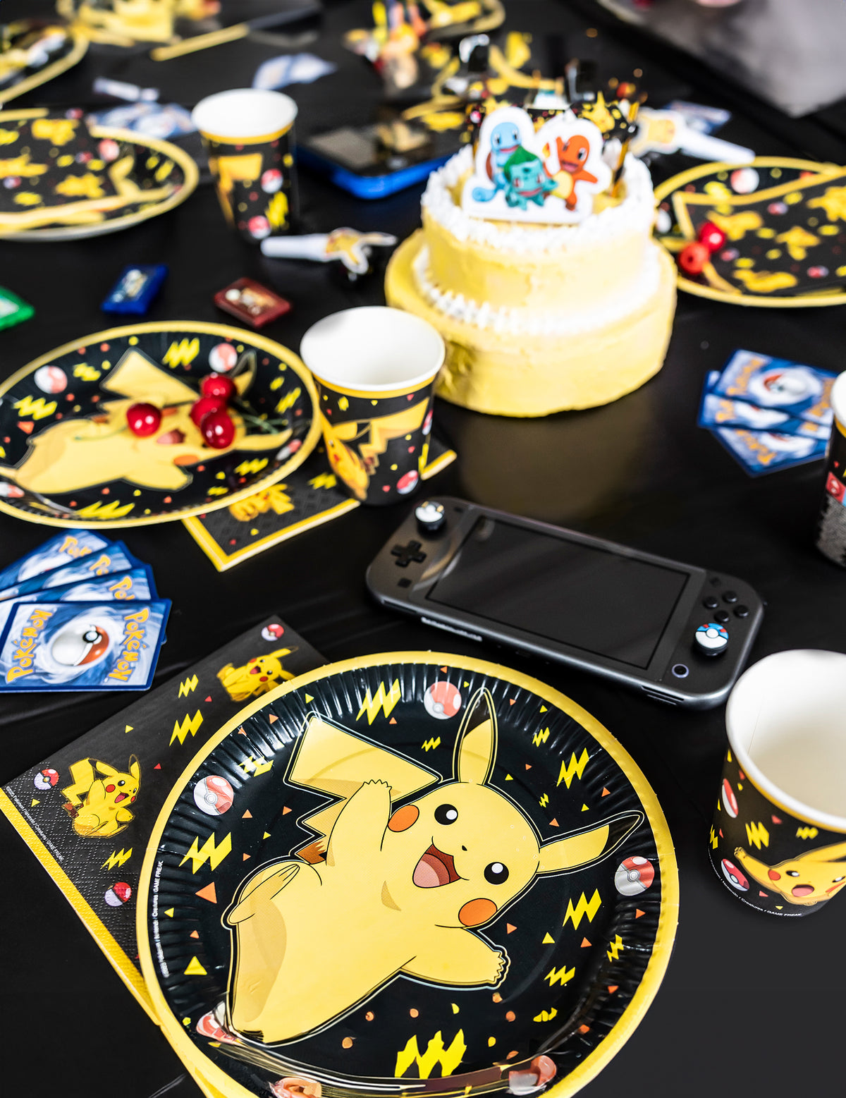 Décoration de table d'anniversaire des serviettes en papier Pokémon Pikachu