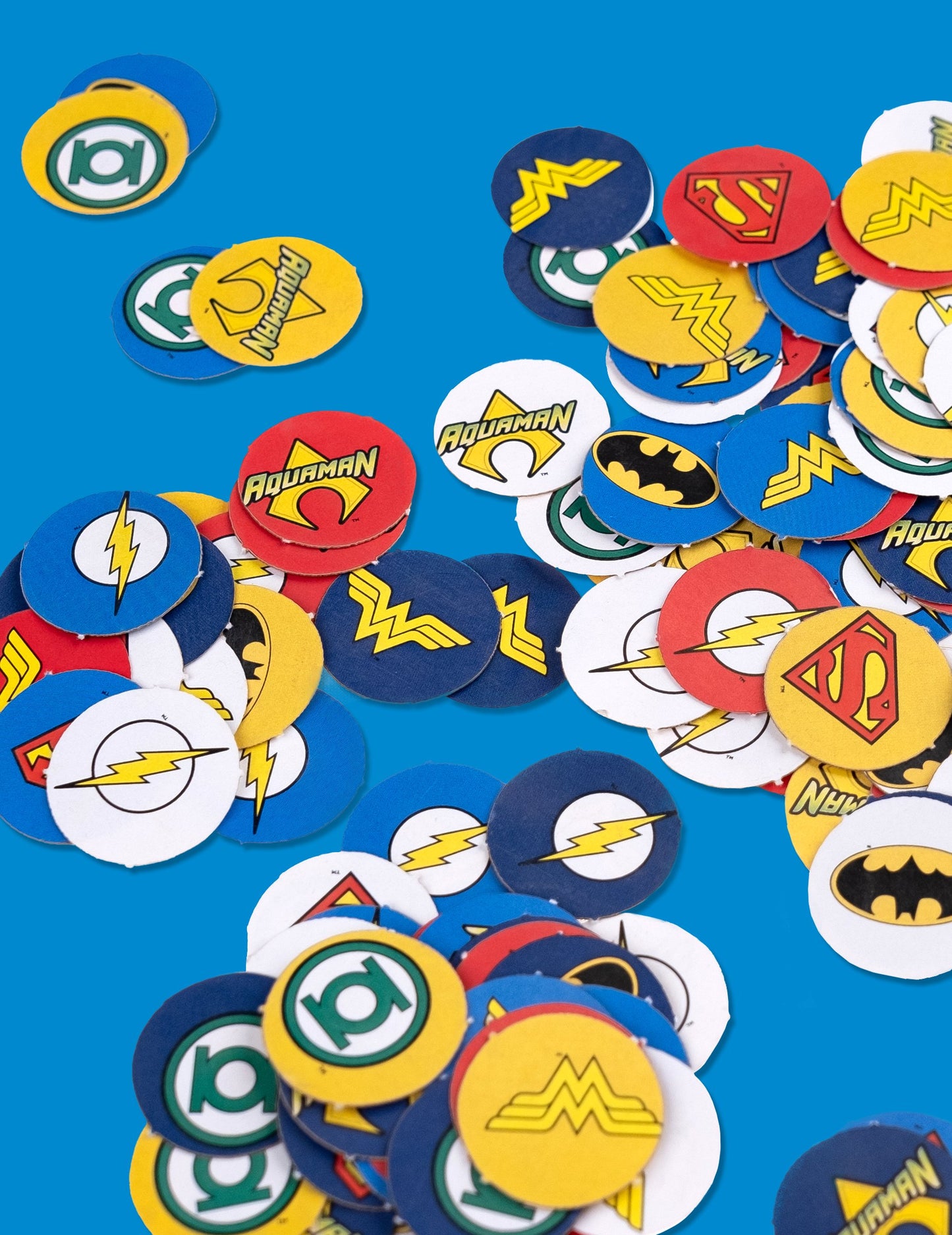 160 konfiet Liga spravodlivosti™ s priemerom 2 cm