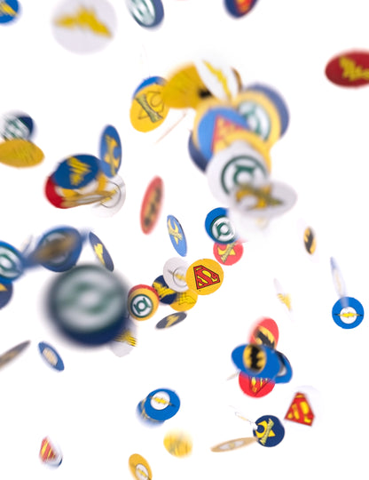 160 konfiet Liga spravodlivosti™ s priemerom 2 cm