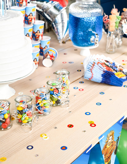 160 konfiet Liga spravodlivosti™ s priemerom 2 cm